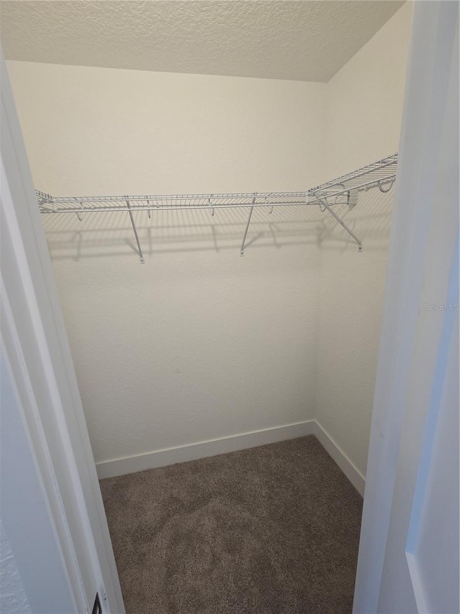 Listing photo id 15 for 2533 Clearwood Street