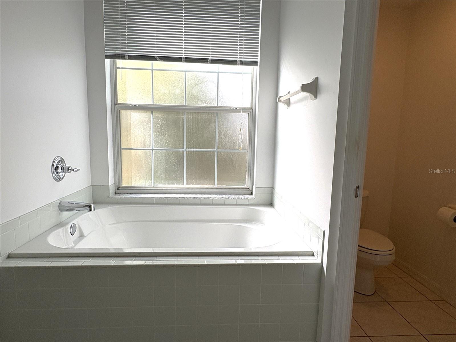 Image 19 of 60 For 18956 93rd Loop