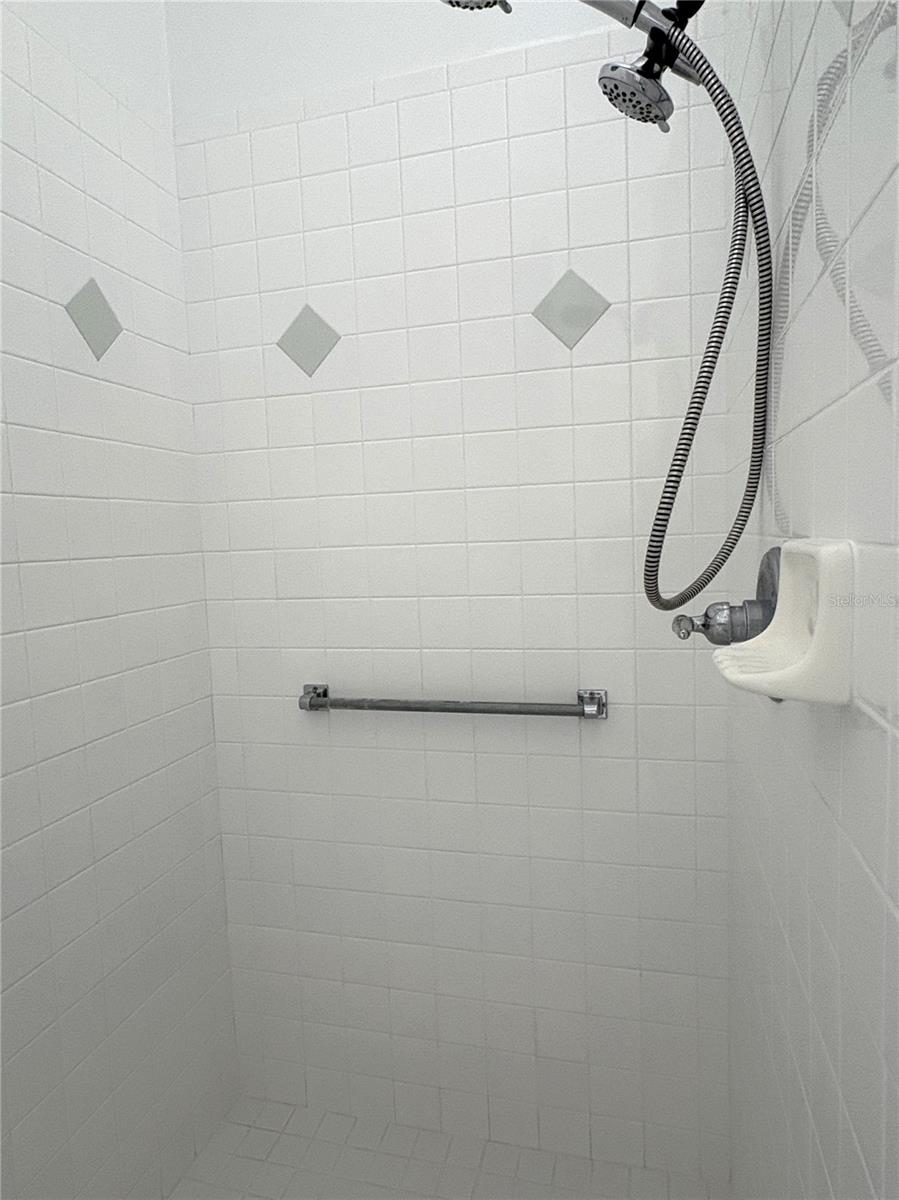 Image 20 of 60 For 18956 93rd Loop