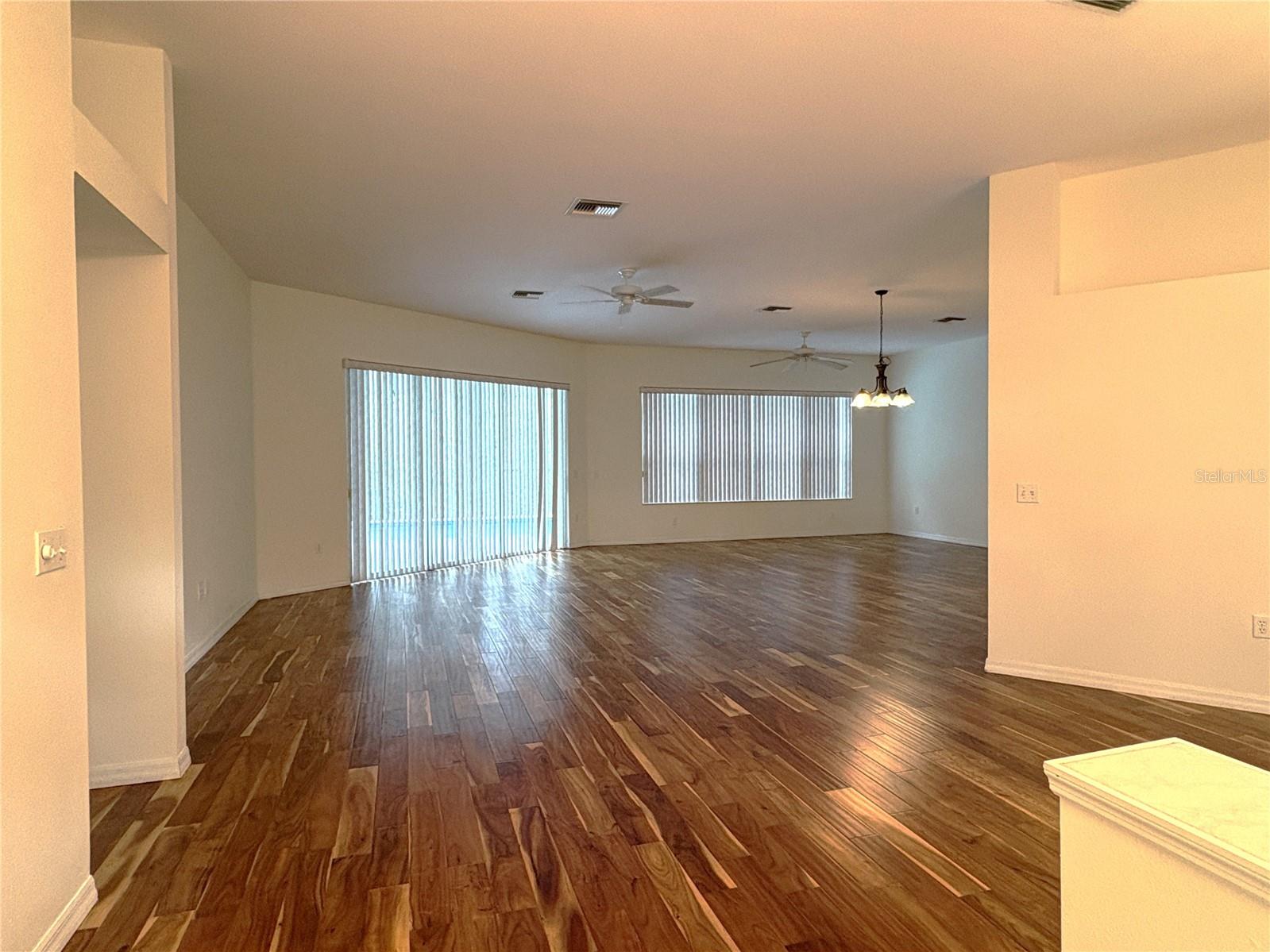 Image 3 of 60 For 18956 93rd Loop