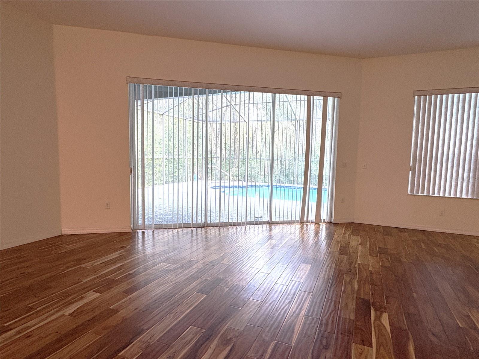 Image 6 of 60 For 18956 93rd Loop