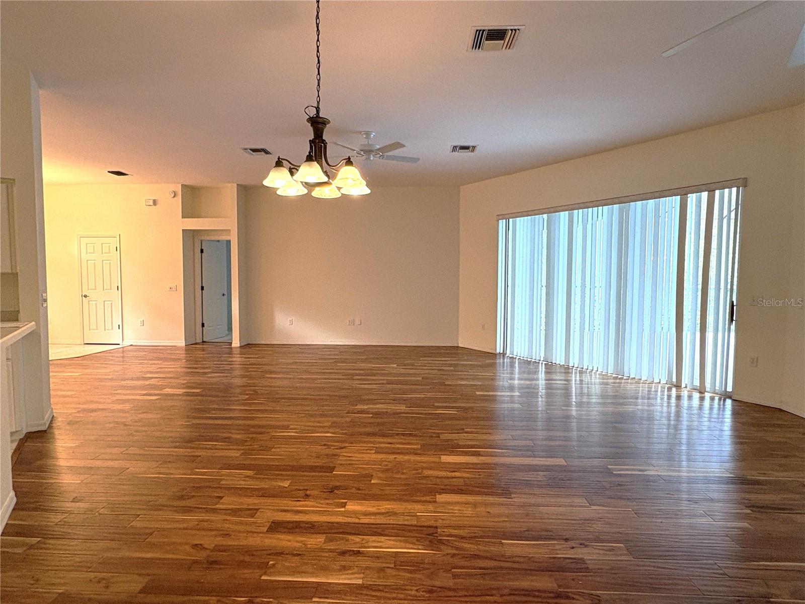 Image 7 of 60 For 18956 93rd Loop