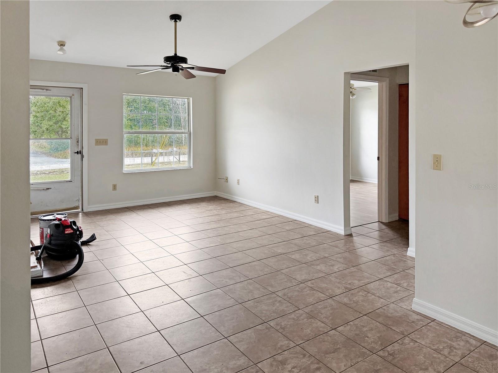 Image 4 of 27 For 5730 41 Street