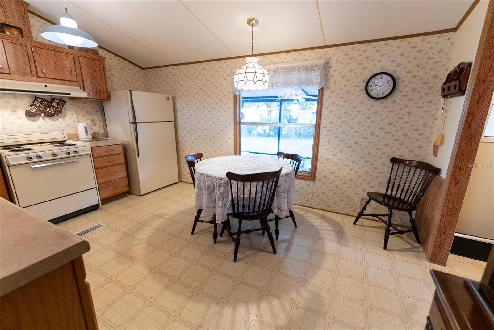 Image 12 of 63 For 14865 148th Court