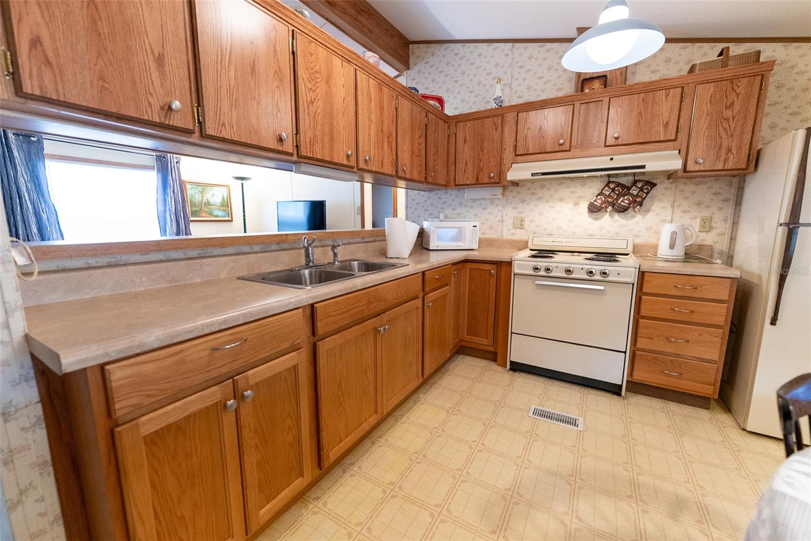 Image 18 of 63 For 14865 148th Court