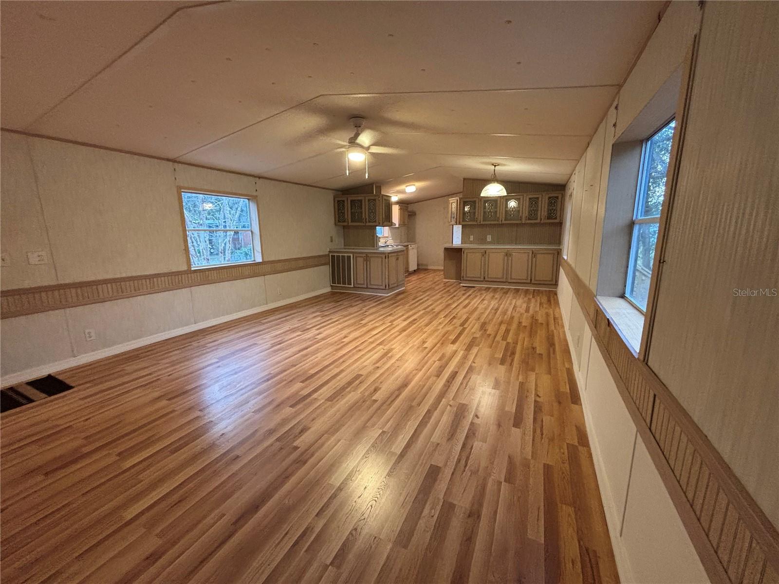 Image 7 of 28 For 14120 95th Avenue