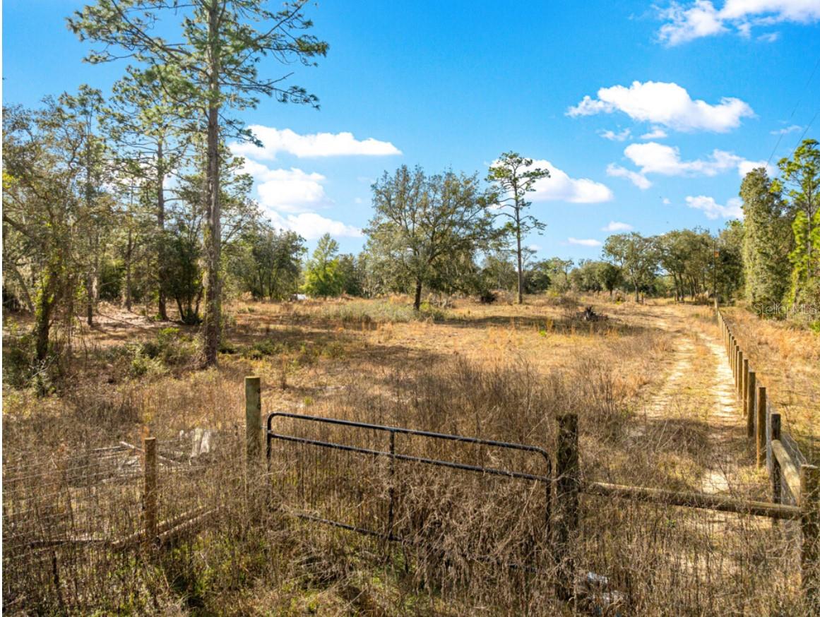 Image 2 of 13 For 7270 Ne 136th Ave