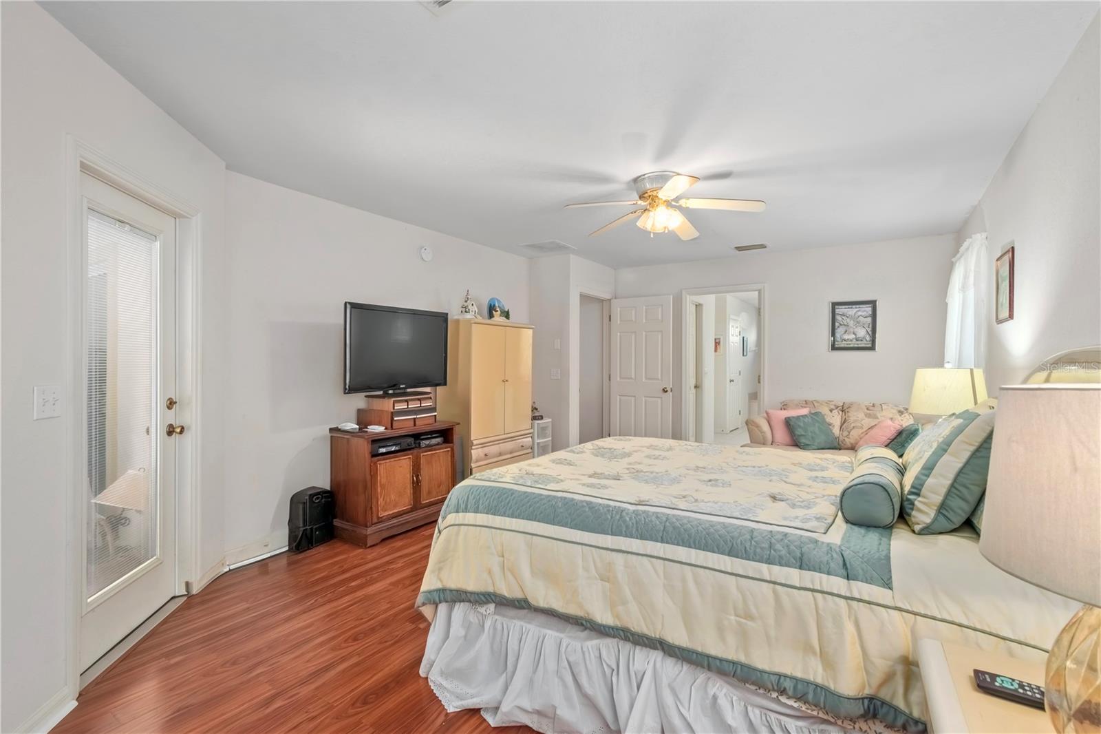 Image 15 of 32 For 67 Lake Diamond Blvd.