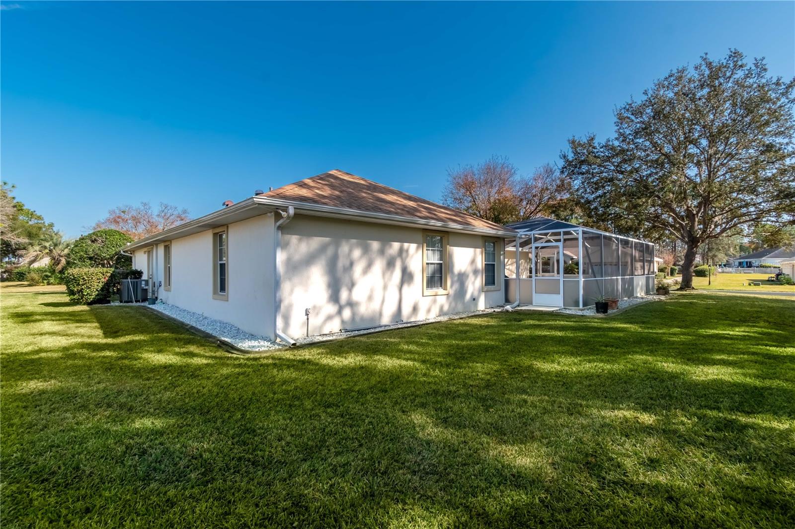 Image 28 of 32 For 67 Lake Diamond Blvd.