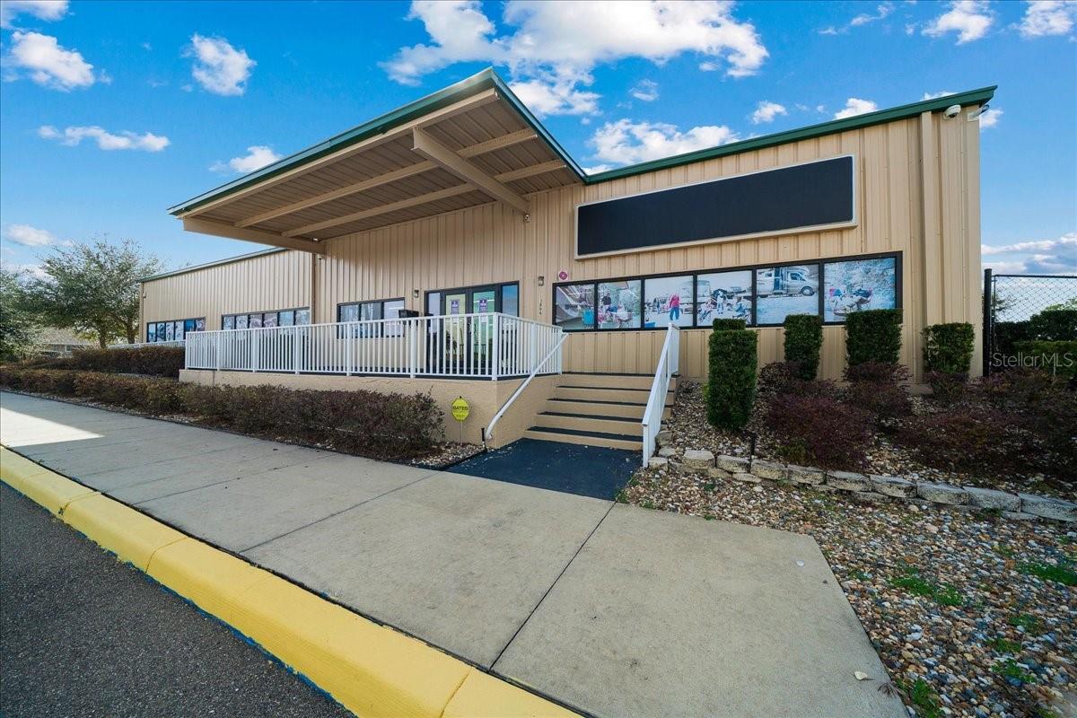 Image 43 of 70 For 13866 Us Highway 441 Highway