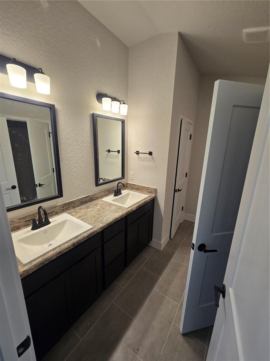 Image 17 of 20 For 2529 Clearwood Street