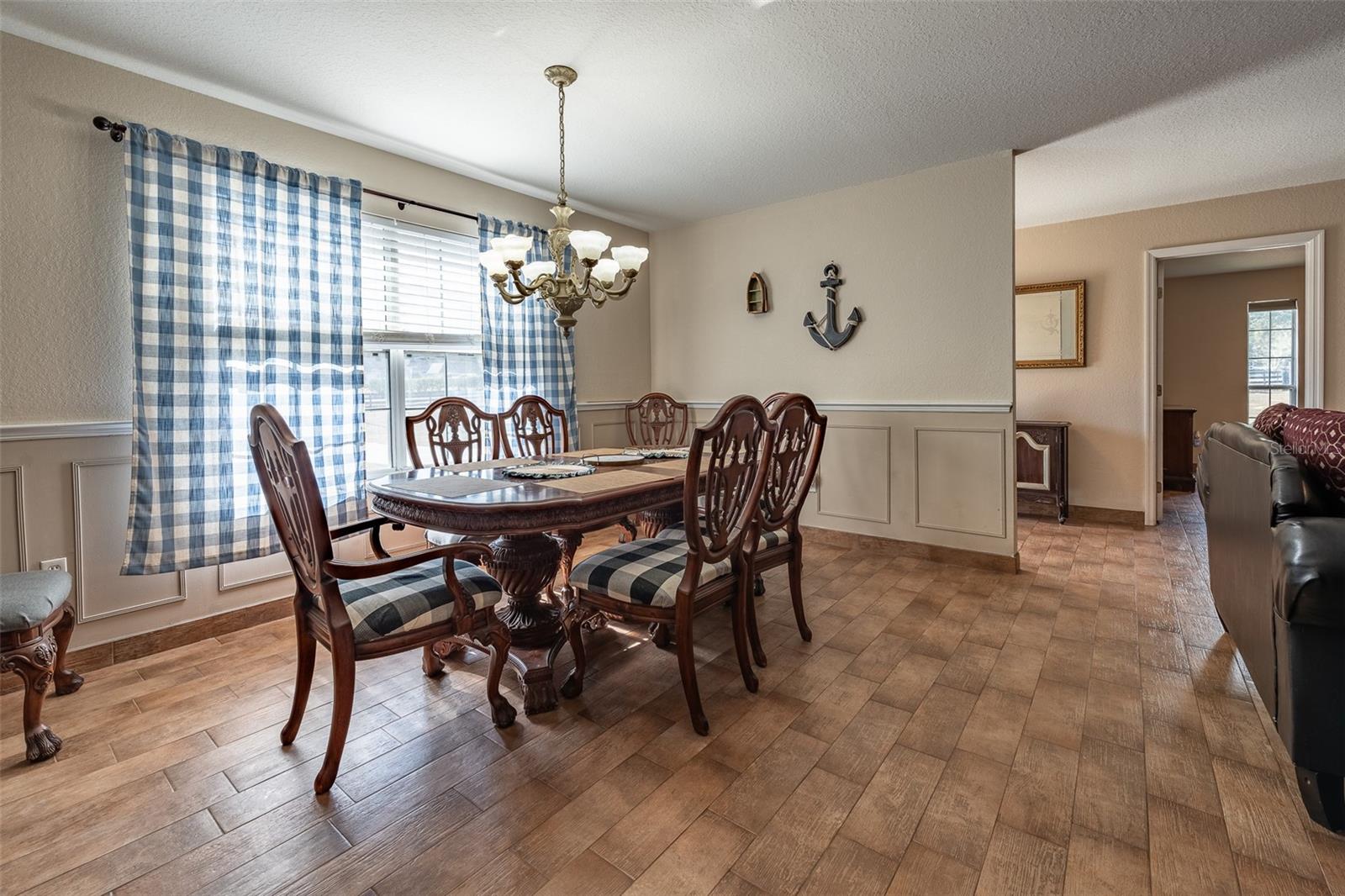 Image 18 of 63 For 2563 156th Place