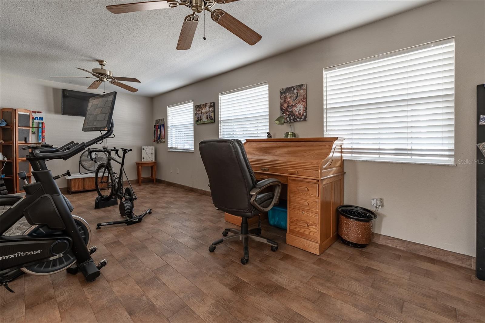 Image 20 of 63 For 2563 156th Place