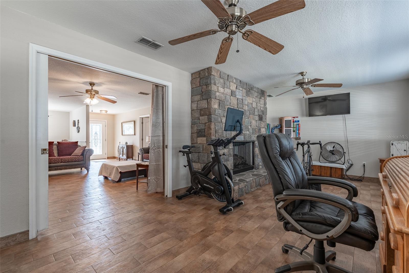 Image 22 of 63 For 2563 156th Place