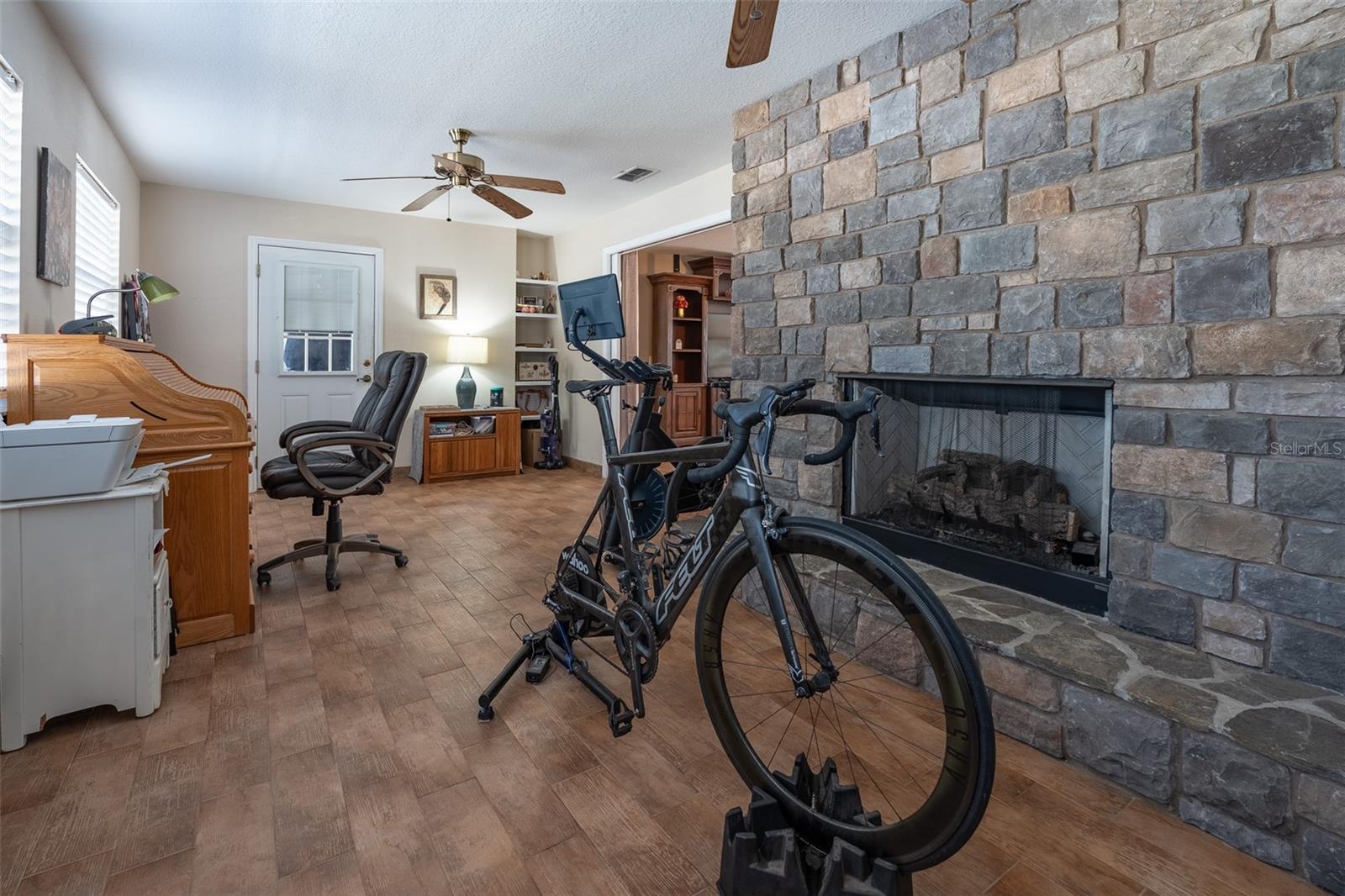 Image 23 of 63 For 2563 156th Place