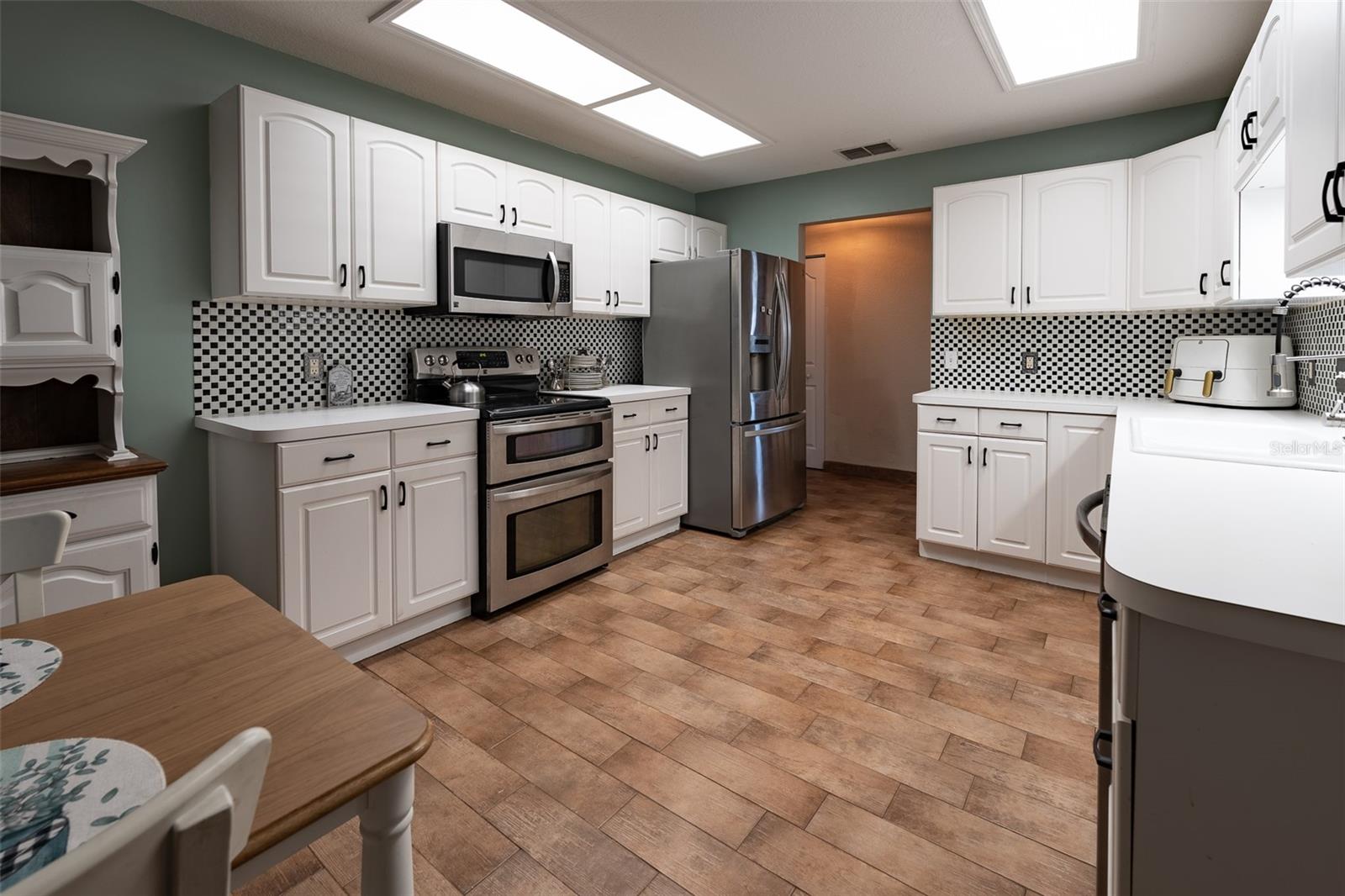 Image 25 of 63 For 2563 156th Place