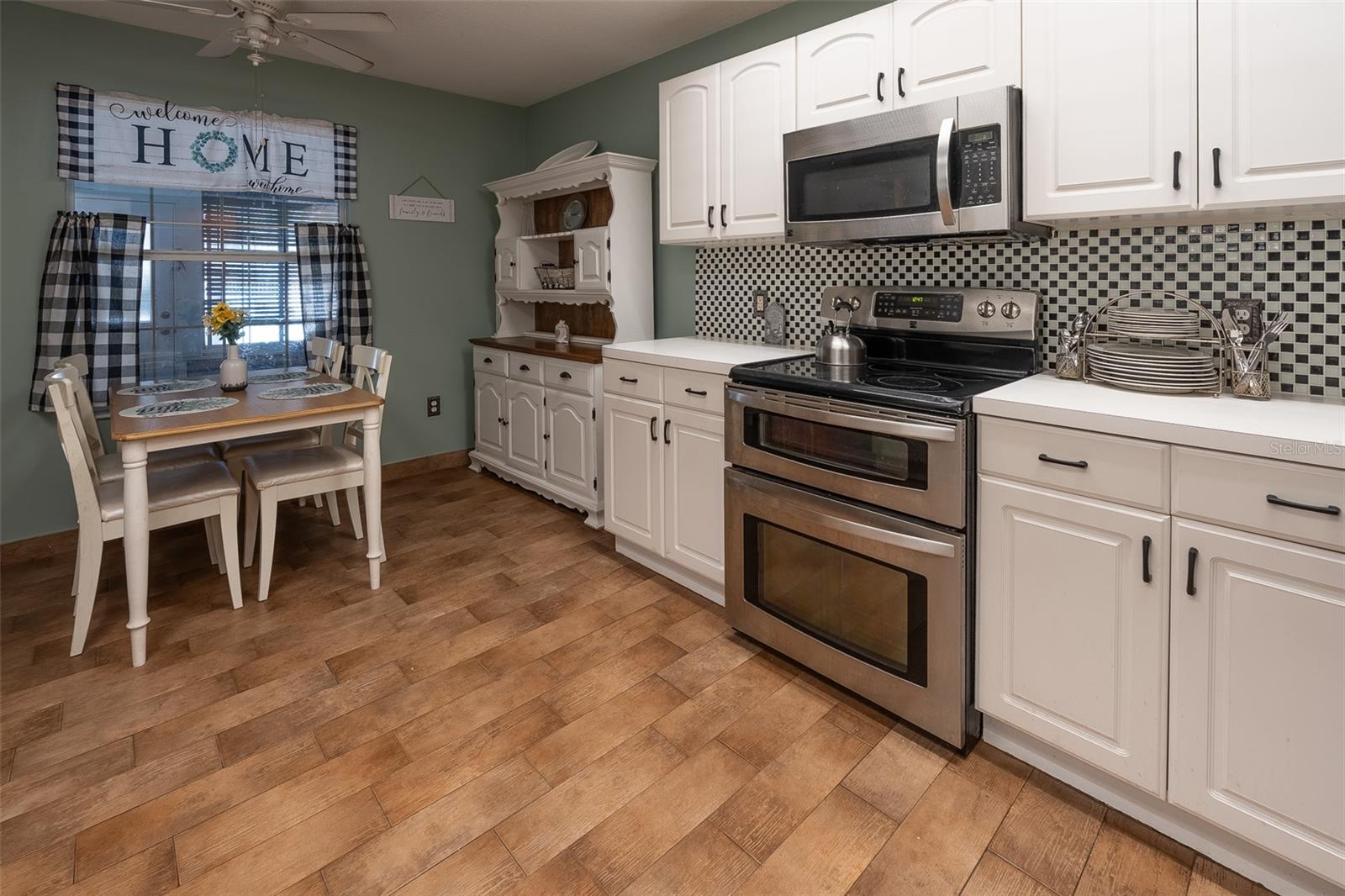 Image 29 of 63 For 2563 156th Place