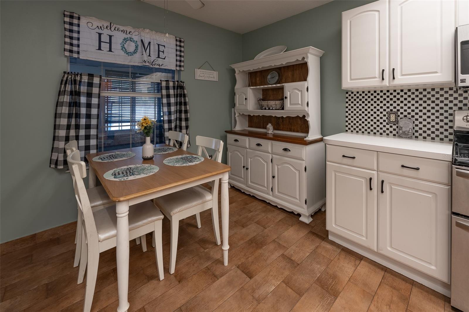 Image 31 of 63 For 2563 156th Place