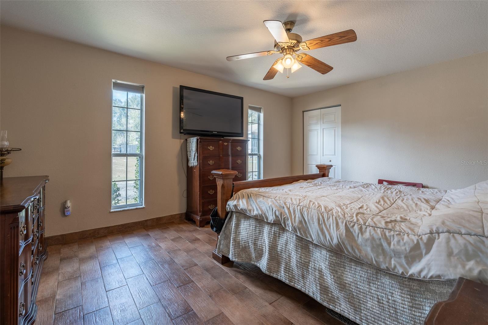 Image 34 of 63 For 2563 156th Place