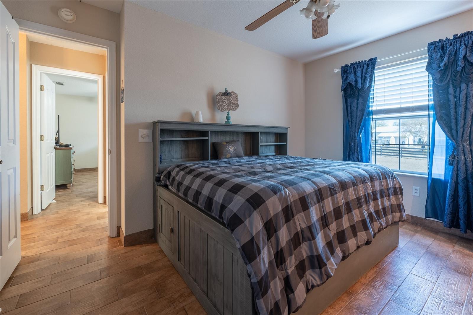 Image 43 of 63 For 2563 156th Place