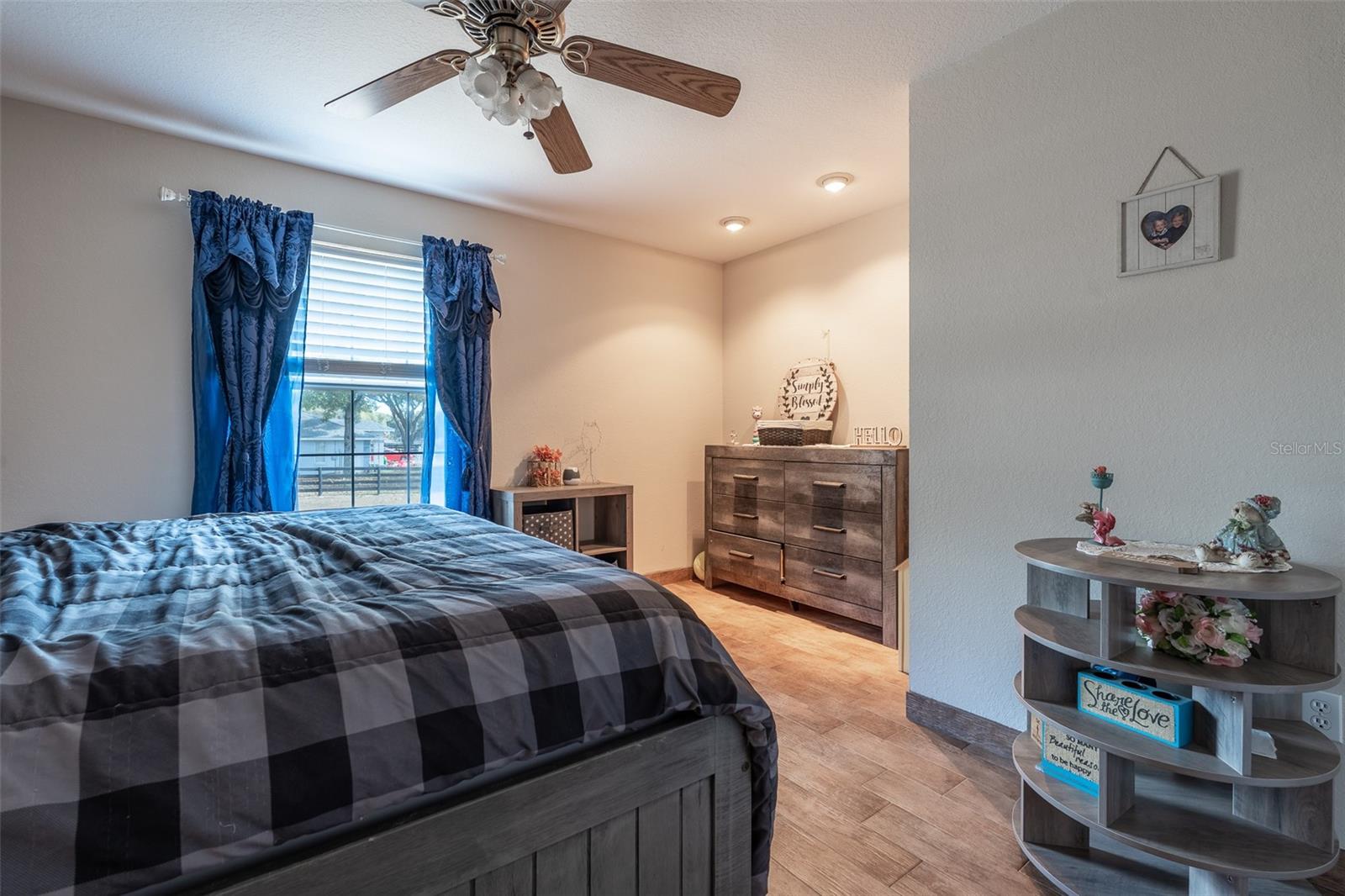 Image 46 of 63 For 2563 156th Place