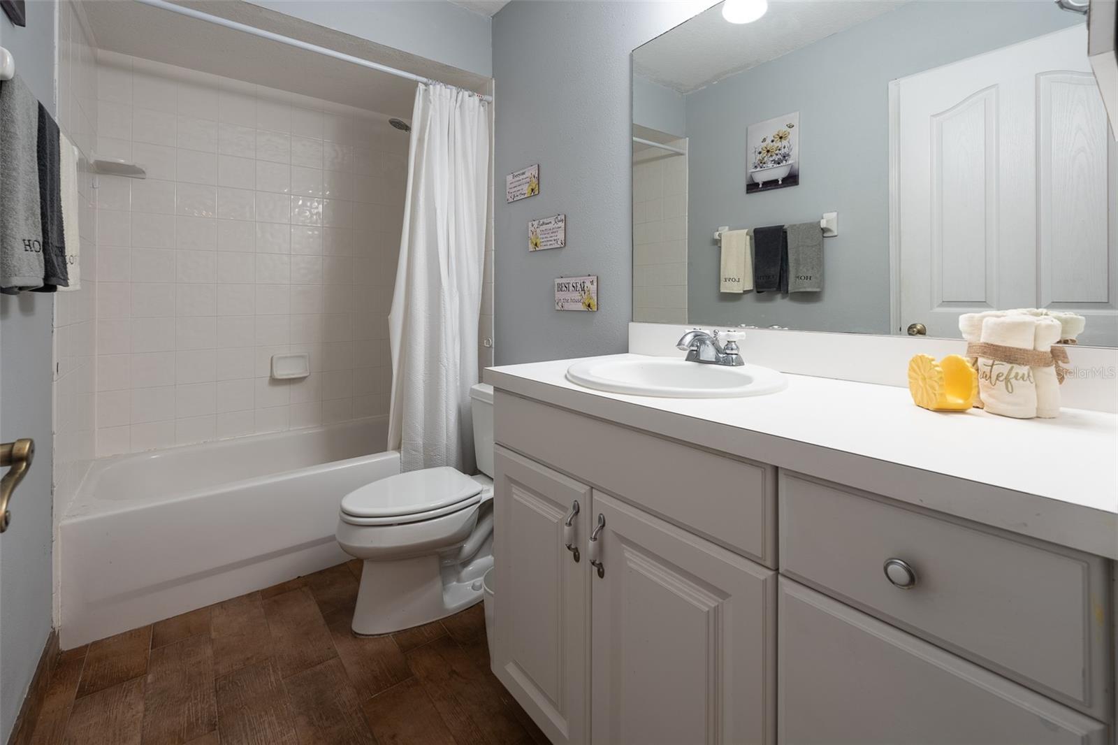 Image 47 of 63 For 2563 156th Place