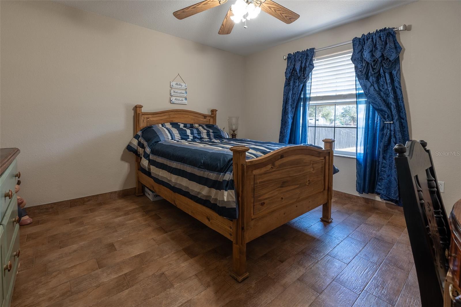 Image 49 of 63 For 2563 156th Place