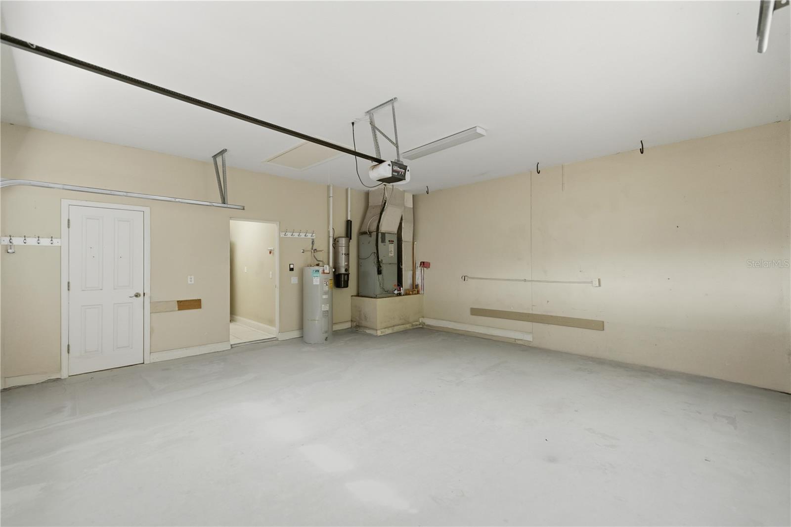 Image 32 of 41 For 11750 Cherokee Circle