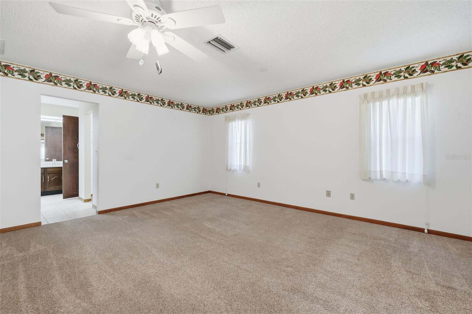 Image 10 of 31 For 37 Birchtree Street