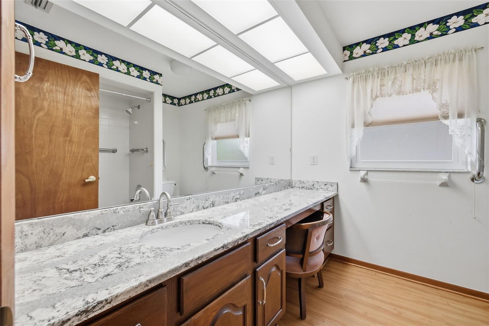 Image 20 of 31 For 37 Birchtree Street