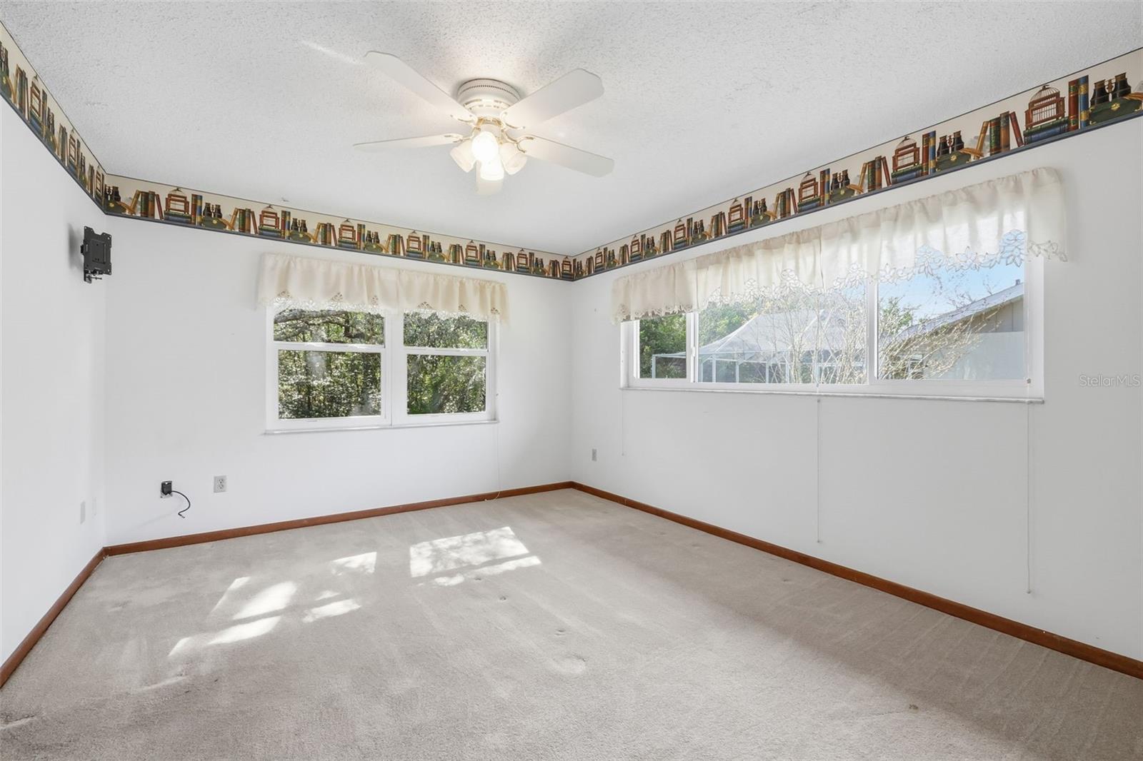 Image 21 of 31 For 37 Birchtree Street