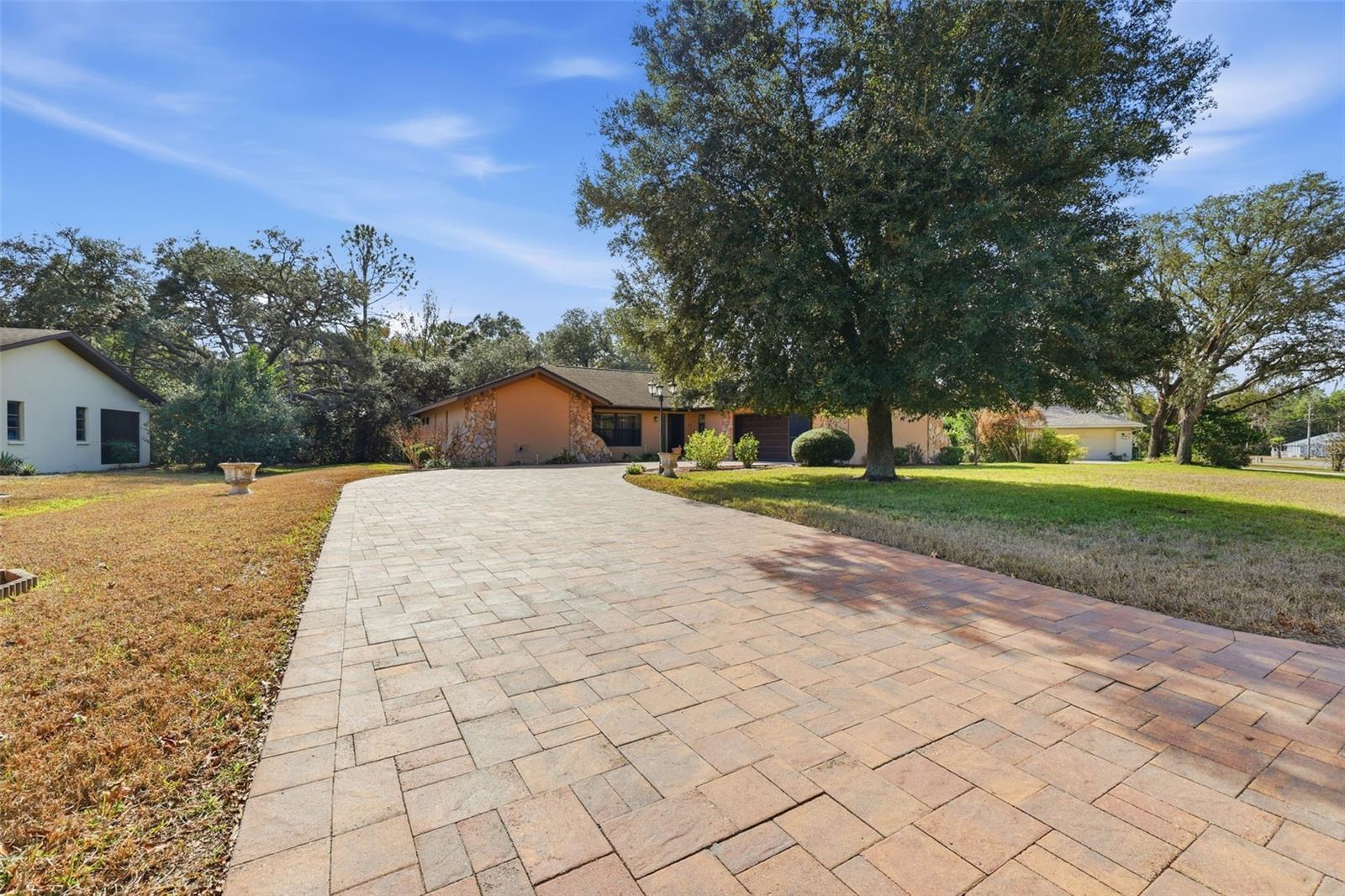 Image 27 of 31 For 37 Birchtree Street