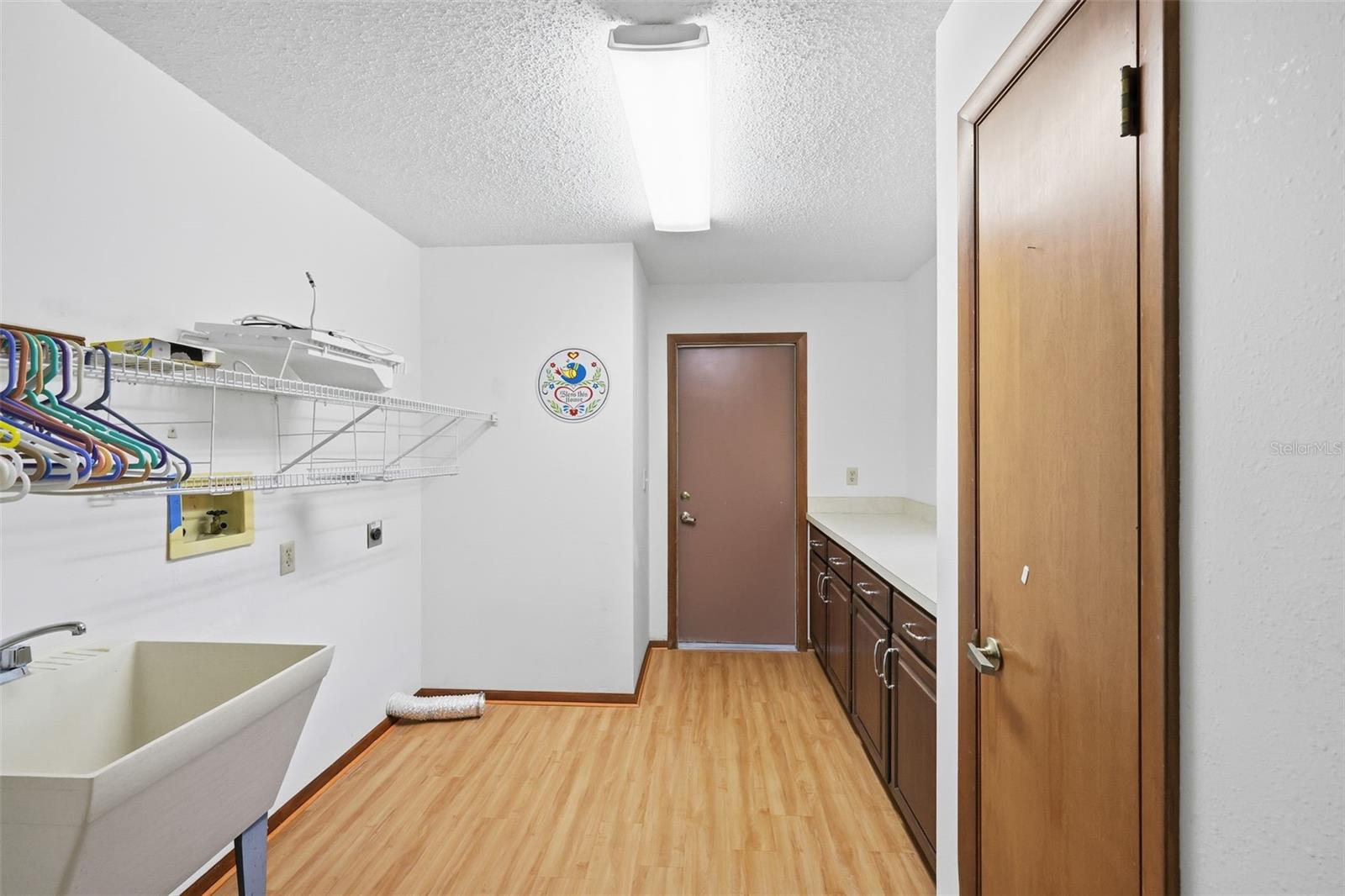 Image 9 of 31 For 37 Birchtree Street