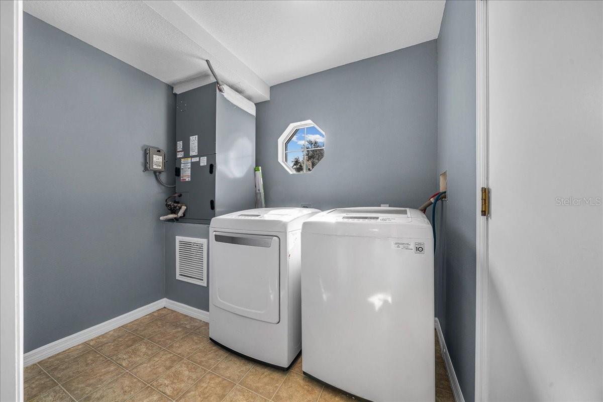 Image 34 of 67 For 155 Juniper Way