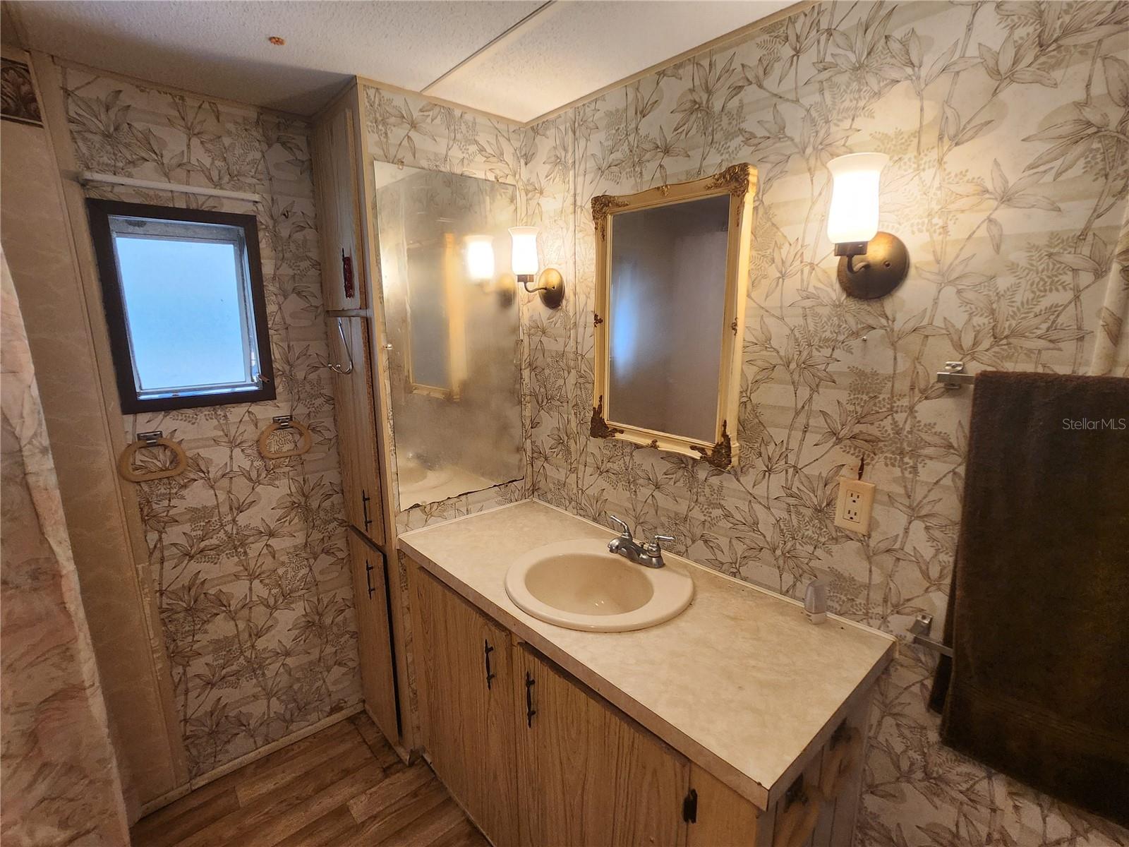 Image 33 of 61 For 17174 37th Court