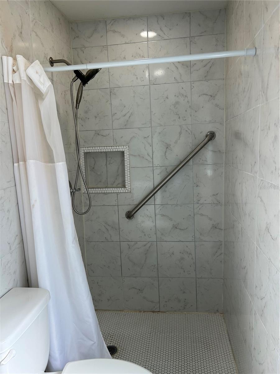 Image 7 of 29 For 7582 78th Street