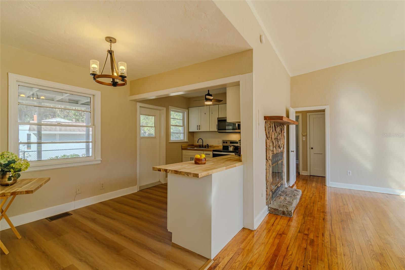 Image 13 of 58 For 910 11th Avenue