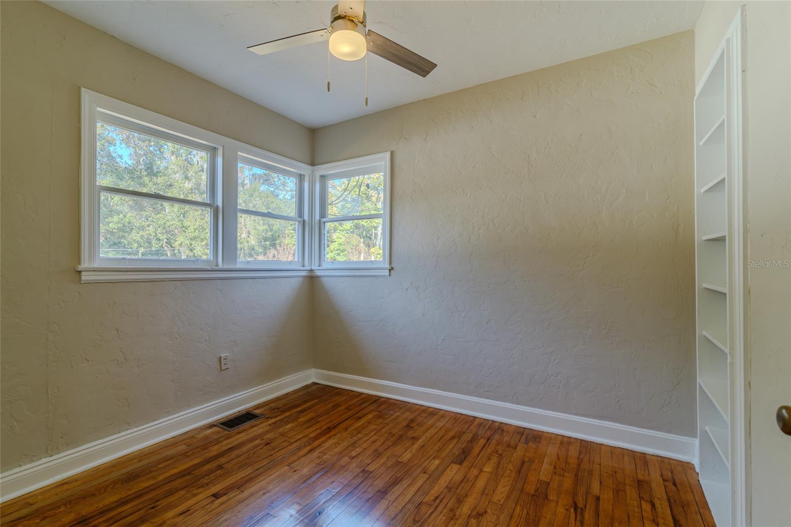 Image 24 of 58 For 910 11th Avenue