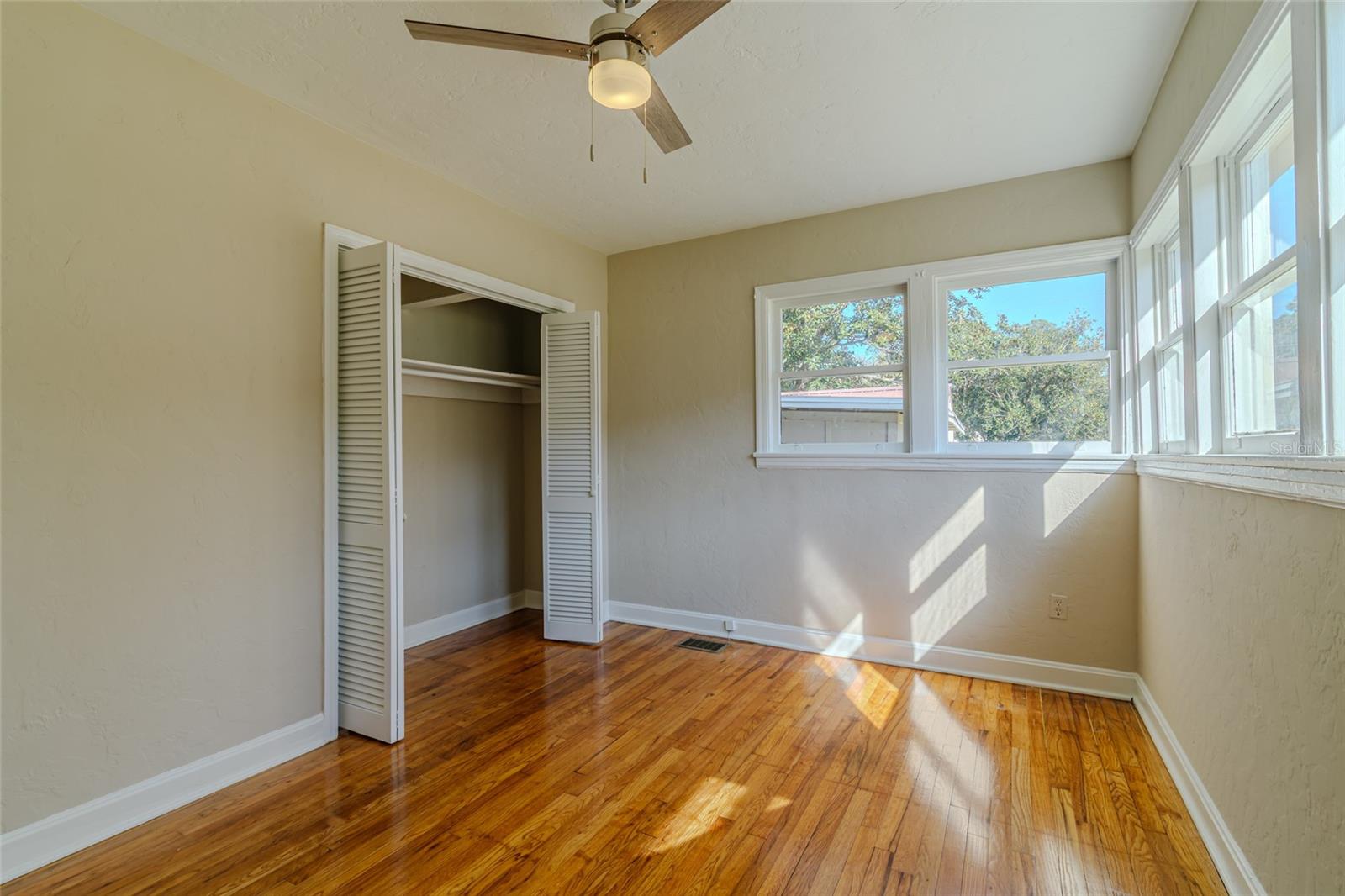 Image 27 of 58 For 910 11th Avenue