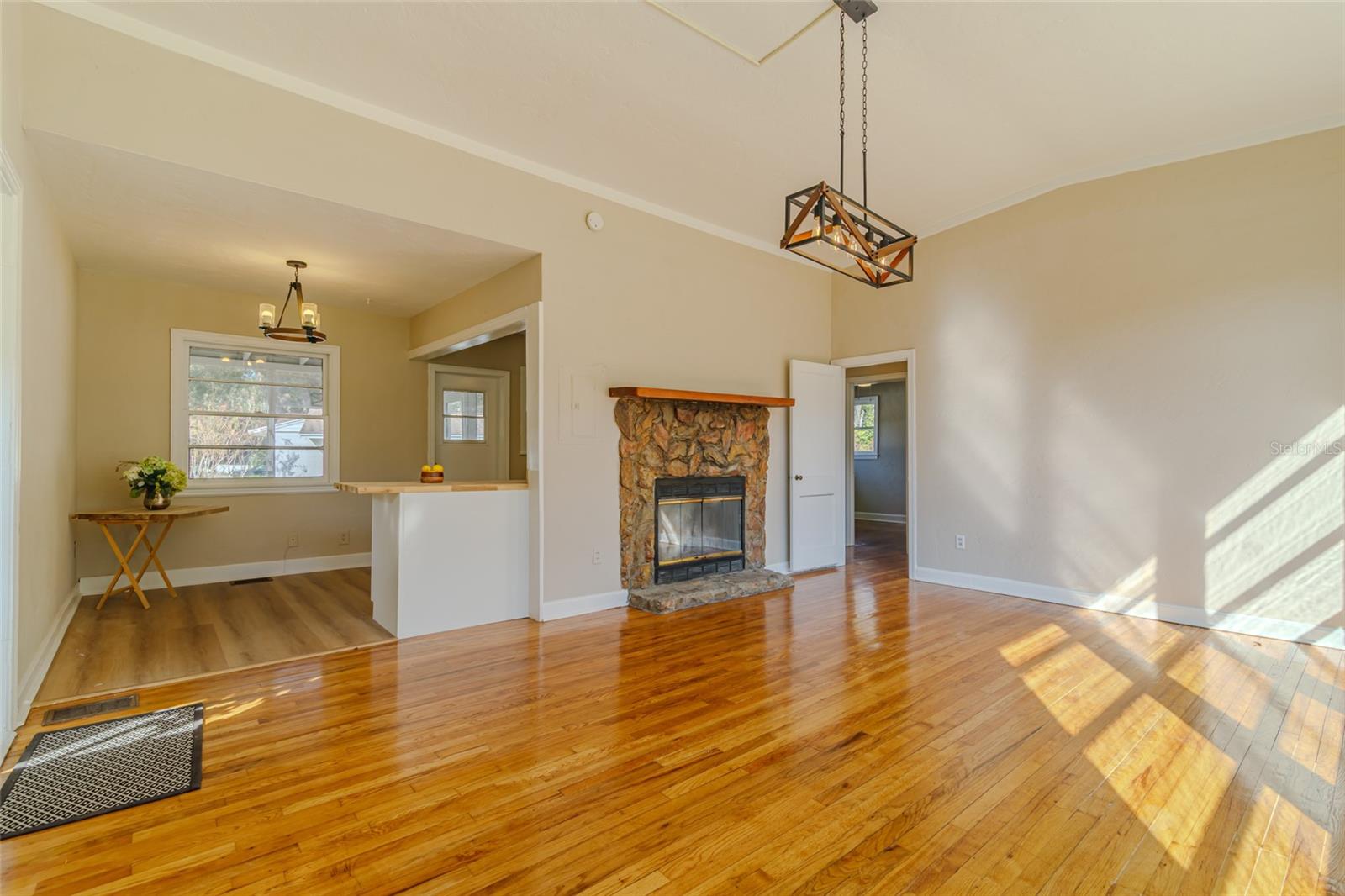 Image 32 of 58 For 910 11th Avenue