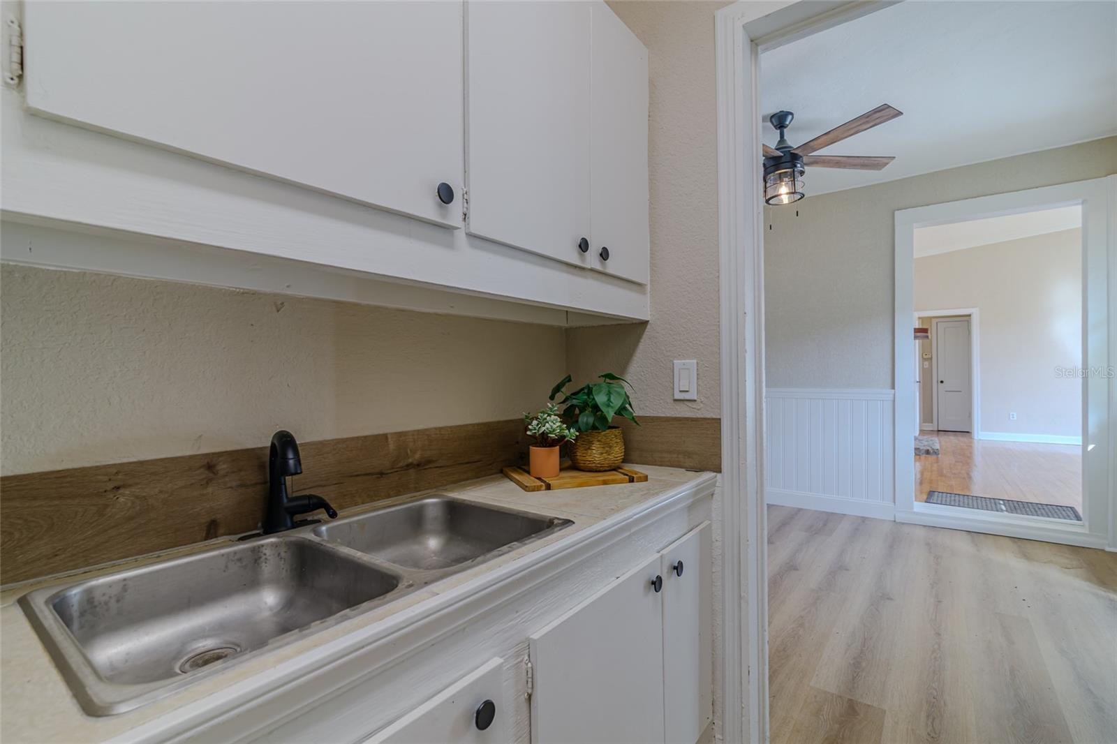 Image 46 of 58 For 910 11th Avenue