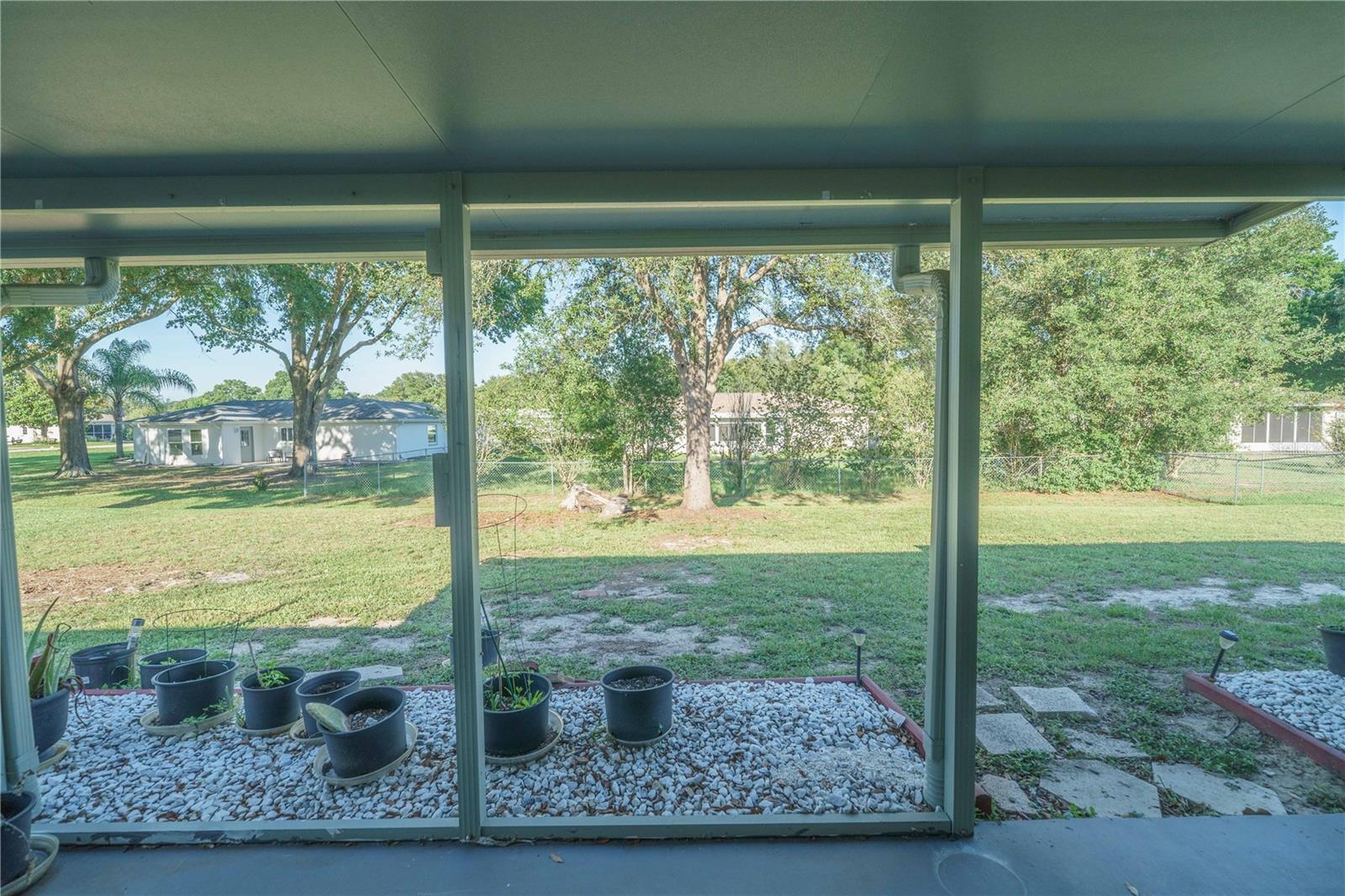 Image 25 of 38 For 10523 62nd Terrace Road