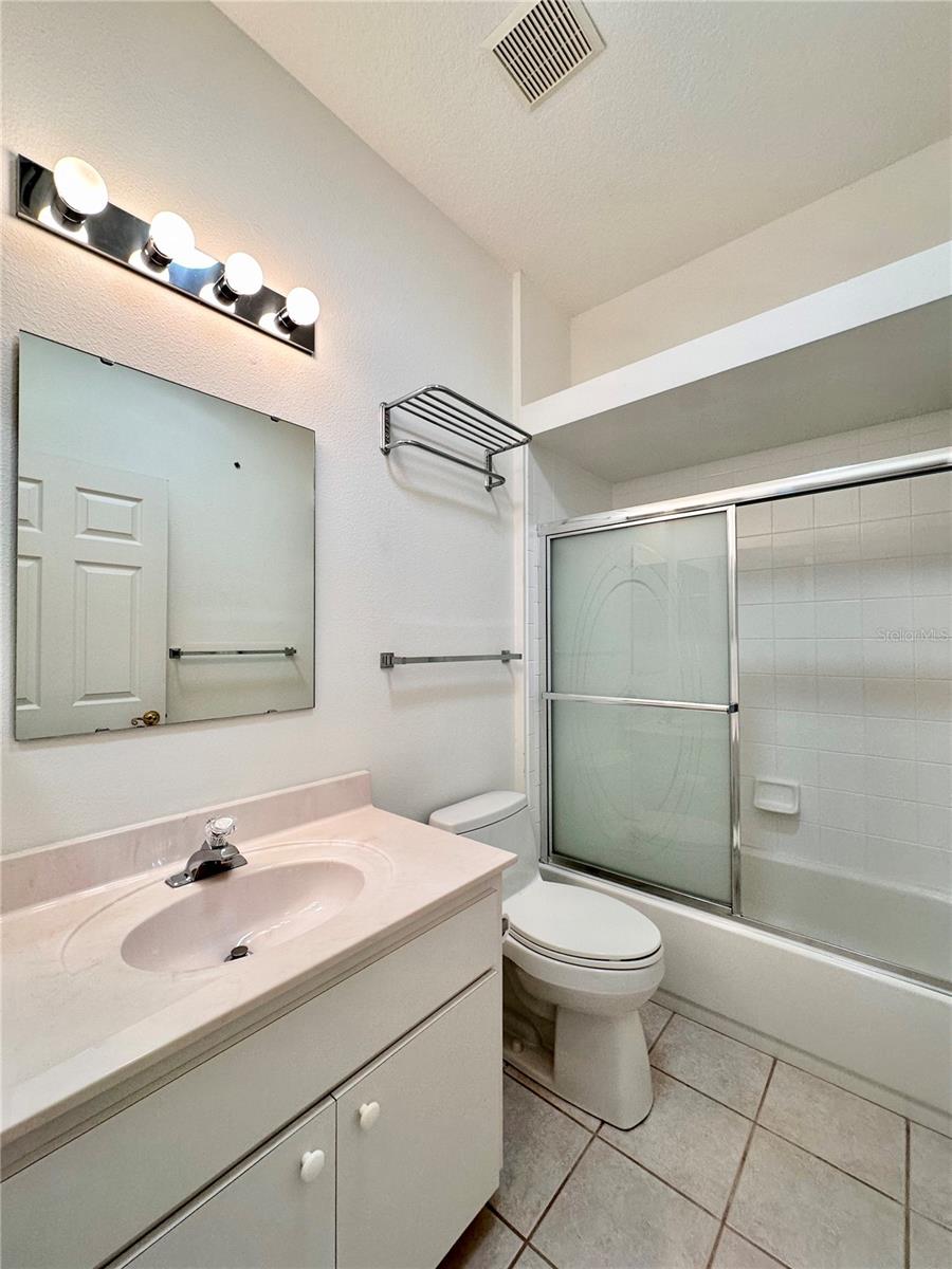 Image 18 of 36 For 5500 26th Lane