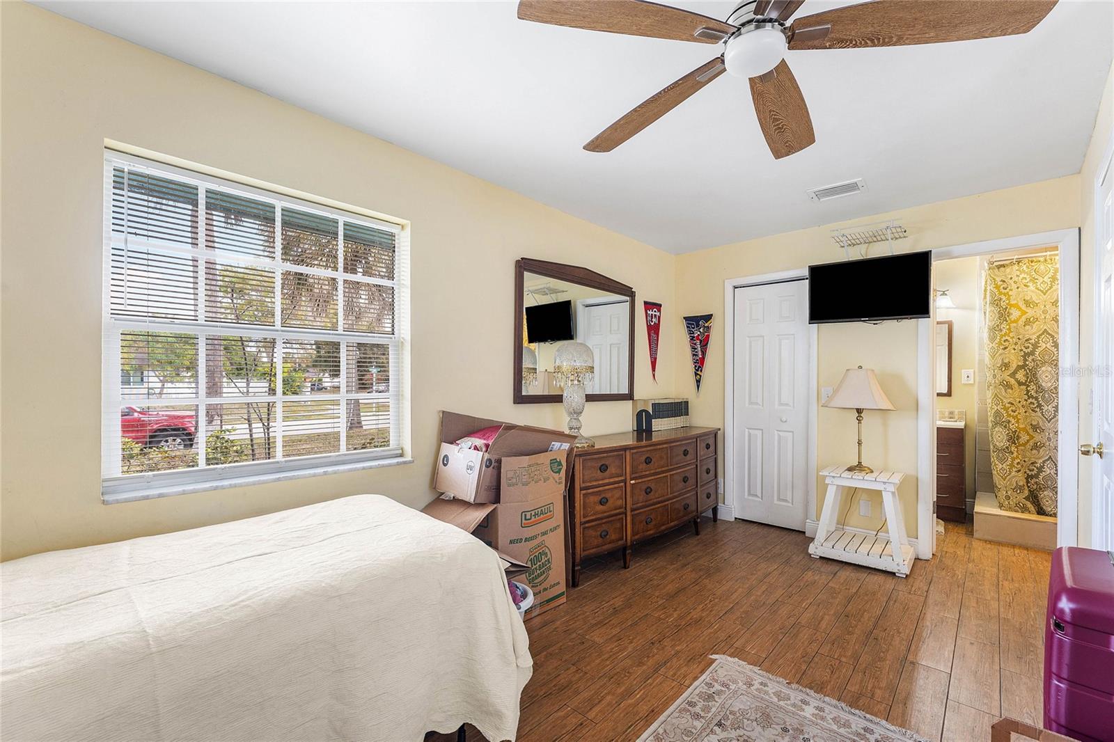 Image 16 of 28 For 10290 Carmen Lane