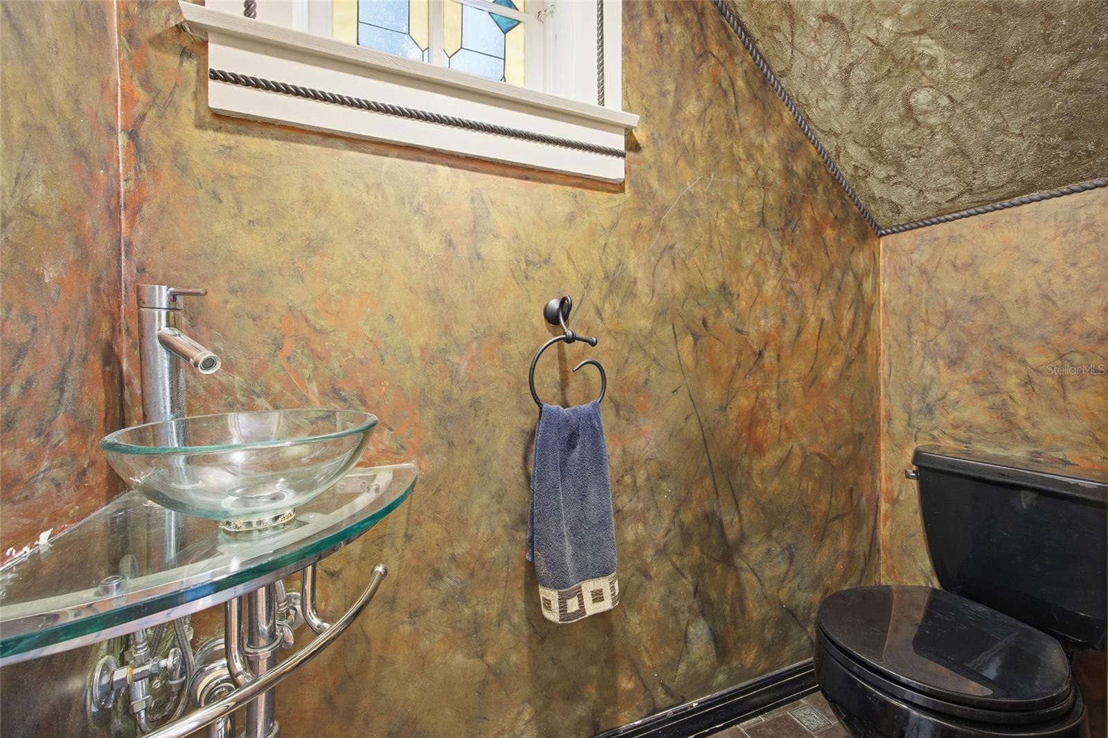 Image 15 of 64 For 835 3rd Street