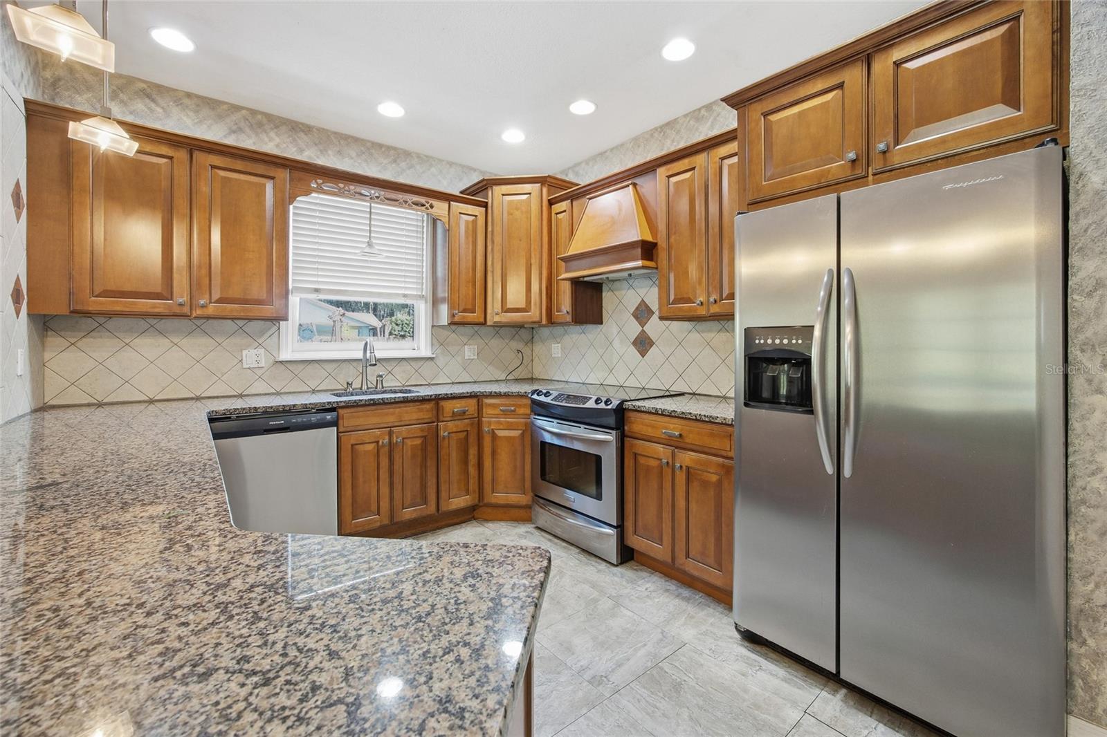 Image 20 of 64 For 835 3rd Street