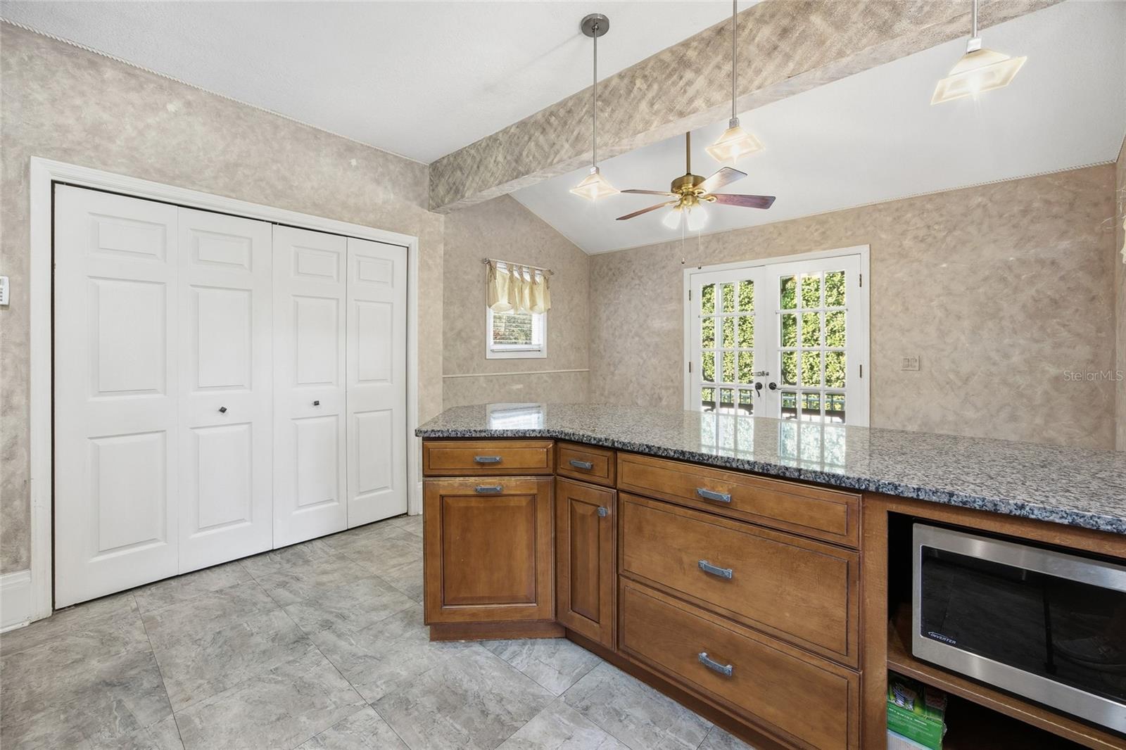 Image 22 of 64 For 835 3rd Street