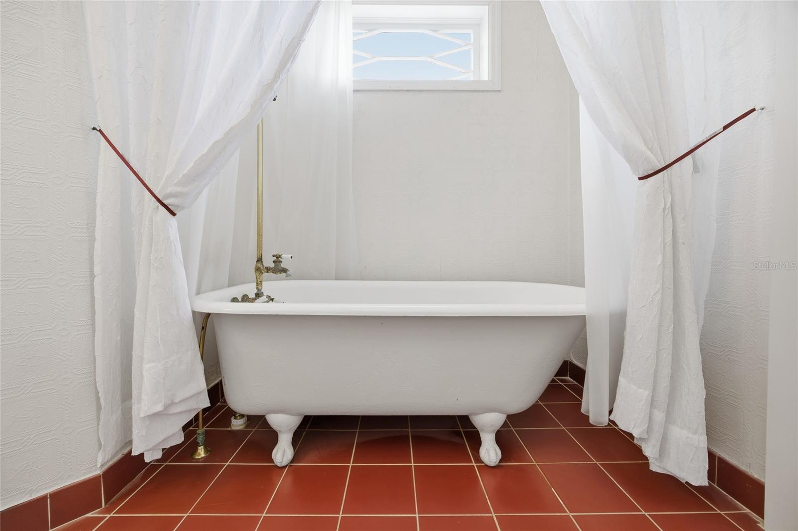 Image 35 of 64 For 835 3rd Street