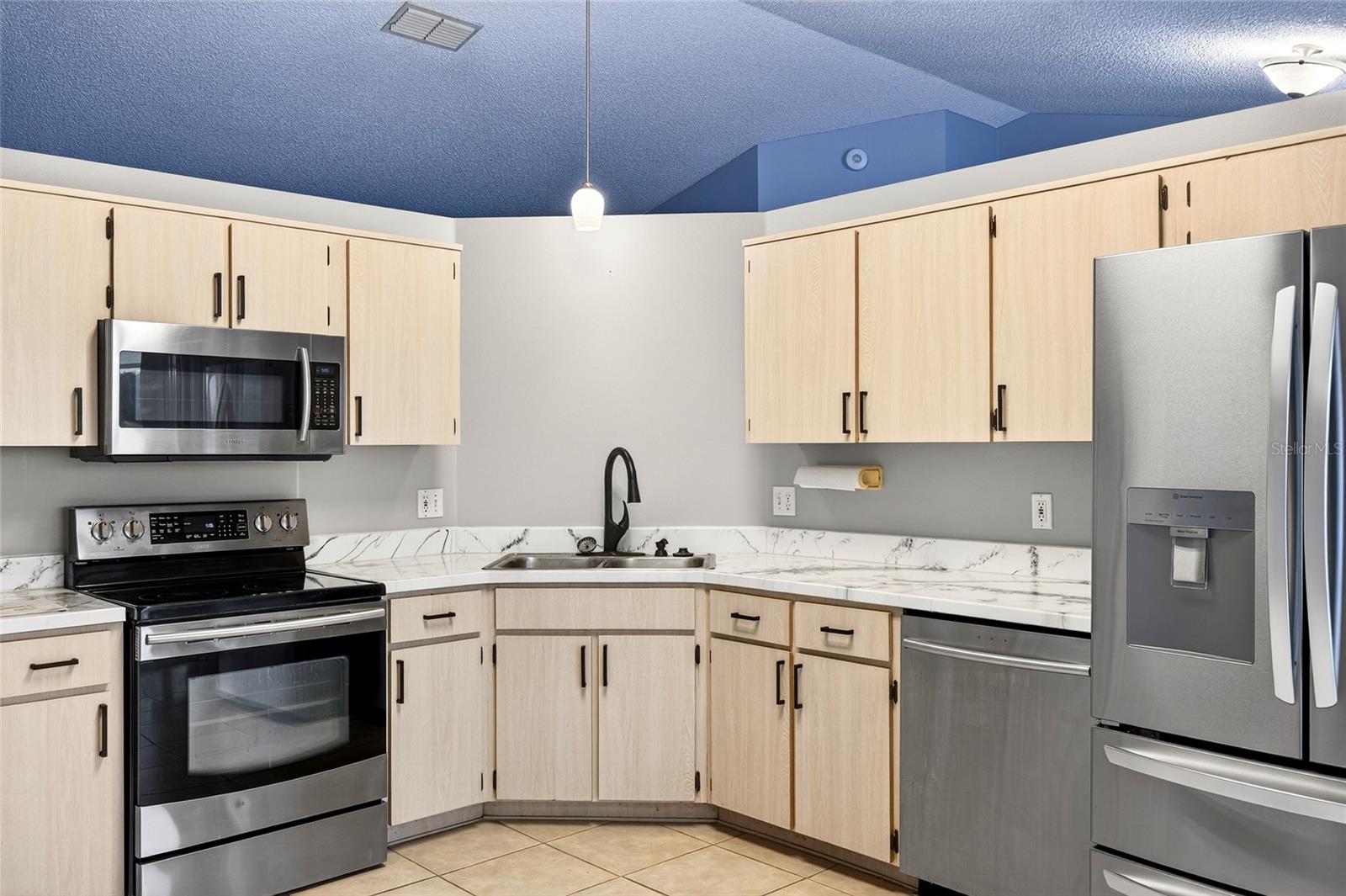 Image 15 of 56 For 216 Robbins Rest Circle