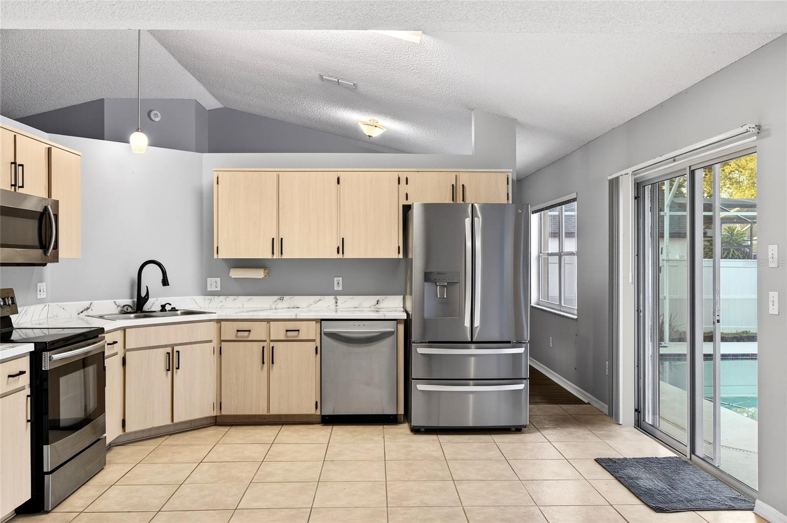 Image 16 of 56 For 216 Robbins Rest Circle